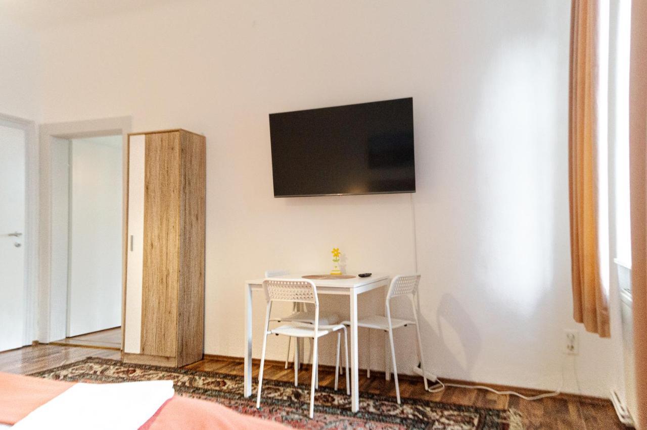 Comfy 2Br- Apartment Near Wiener Stadthalle מראה חיצוני תמונה